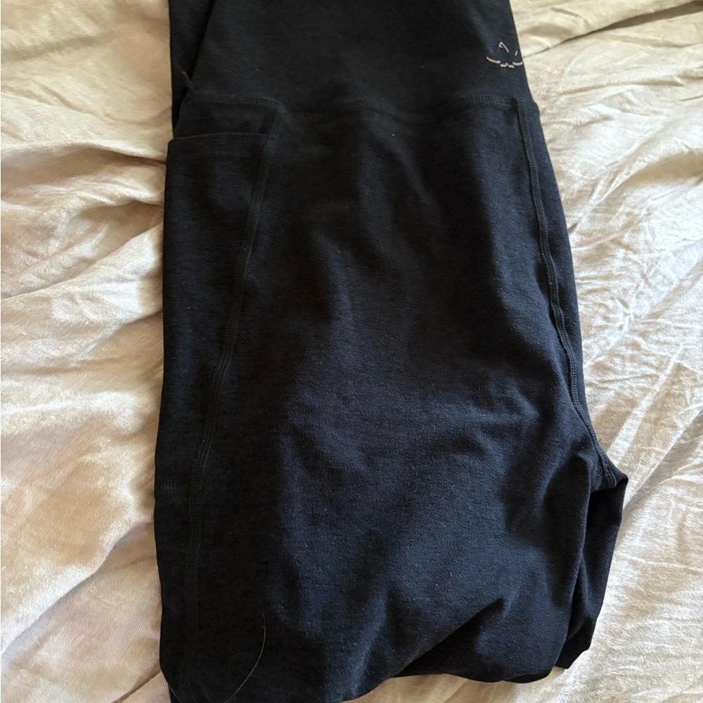 Beyond Yoga Charcoal Black High-Waist Pocket Leggings - Picture 4 of 5